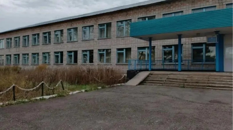 Во селе Сайраново Чишминского района выставлено на торги бывшее здание школы. Начальная цена — 12,7 млн.