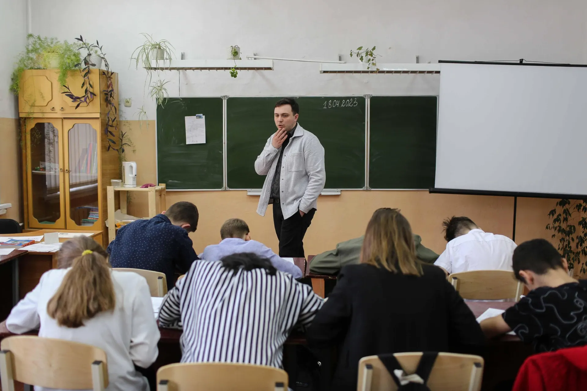 В расписании добавили дополнительный час истории, изменение коснется не всех учеников.