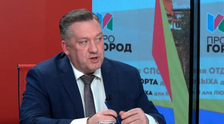 Глава города сообщил, что подтопление в переходе у УдГУ началось после ремонта; рассматриваются две версии: грунтовые воды после работ на поверхности и возможная утечка в инженерных коммуникациях. Работы по устранению течи начаты.