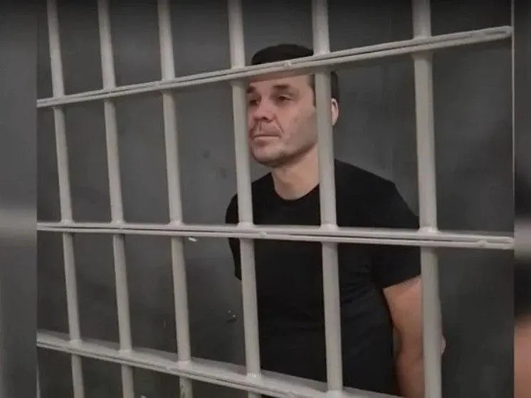 Гражданин России и Швеции осужден к 14 годам строгого режима по обвинению в госизмене; дело сопровождалось обвинениями в финансировании вооружённых формирований ВСУ.