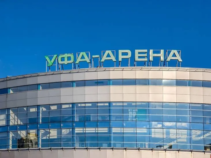 Первый час на территории Уфа-Арены — бесплатно. Далее — 40 руб./час. Предусмотрены льготы для отдельных категорий граждан. Своя парковка у арены: 996 мест на открытой стоянке и 222 в крытом паркинге. Первый домашний матч сезона — 16 сентября.