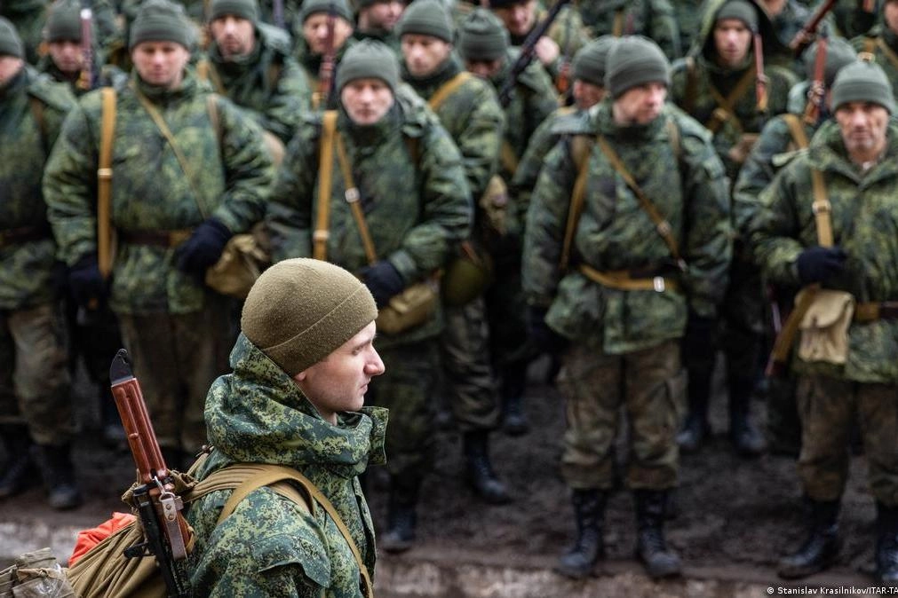 Разбираем распространение права освобождения от призыва для близких погибших мобилизованных и шаги, которые могут предпринять семьи.