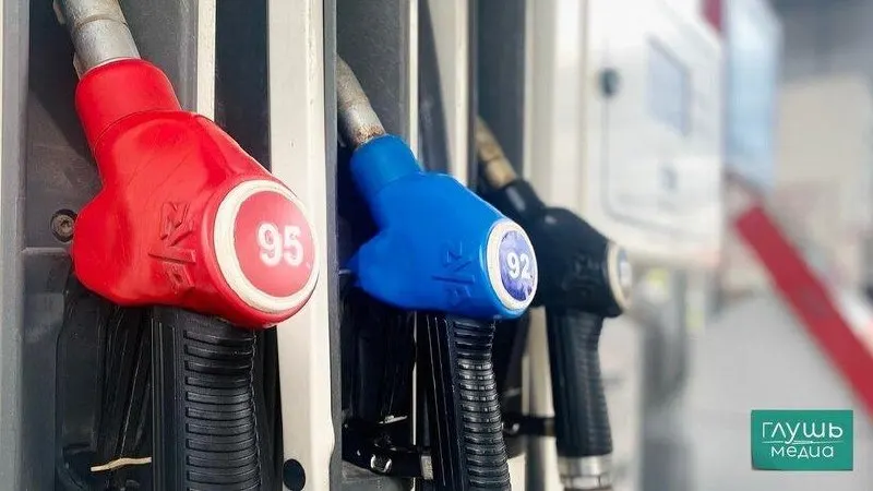 По данным Росстата в Саратовской области зафиксировано изменение цен на нефтепродукты: дизель вырос, АИ-92 подорожал, остальные марки остаются на прежних уровнях.