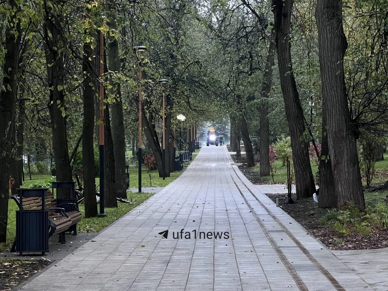 Уфимский парк Ленина готов к открытию после трех лет работ: обновлены фонтаны, освещение и плитка с башкирскими орнаментами; мероприятие пройдет завтра с участием певицы IOWA.