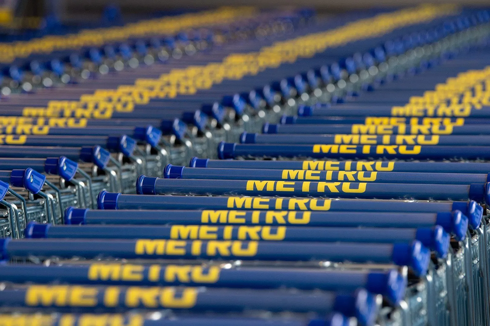 Активы Metro Cash & Carry переданы во временное управление российской компанией; обсуждаются условия сохранения контроля над активами и возможные уступки.