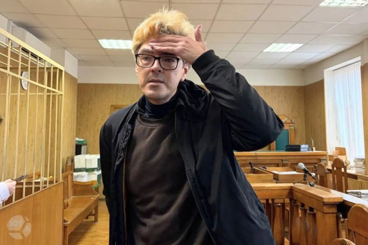 Лидеру движения инцелов вынесли приговор за развратные действия с несовершеннолетней; ему назначено три года колонии. Дело вызвало общественный резонанс и обсуждения.