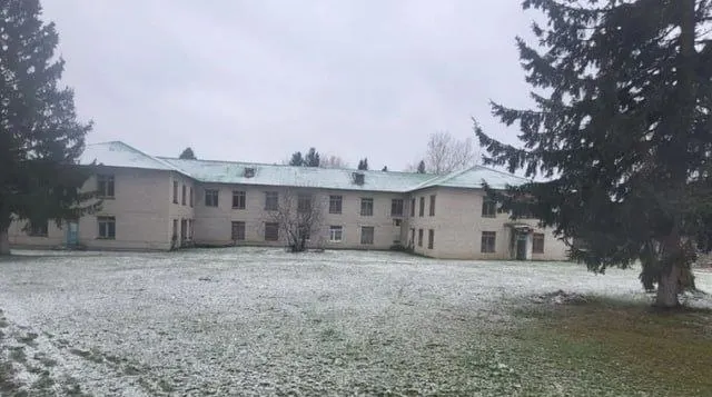 Жители села Сунгай в Алтайском крае начали сбор подписей против сокращения сотрудников местной врачебной амбулатории и обсуждают последствия для доступности медицинской помощи.