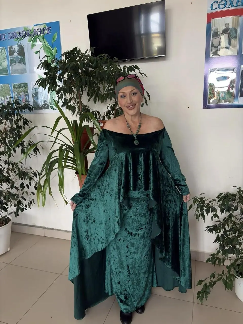 56-летняя Айсылу Чижевская временно разъехалась с мужем на фоне лечения рака желудка; ей предстоит длительный курс химиотерапии.