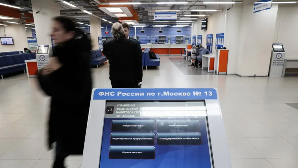 Утром 15 октября в России произошли перебои в работе сервисов ФНС и новые атаки на дата-центры, повлиявшие на работу крупных сервисов по всей стране.