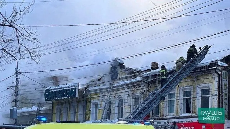 Городские власти установили сроки расселения и сноса дома до 1 октября 2029 года; дом построен в 1917 году.