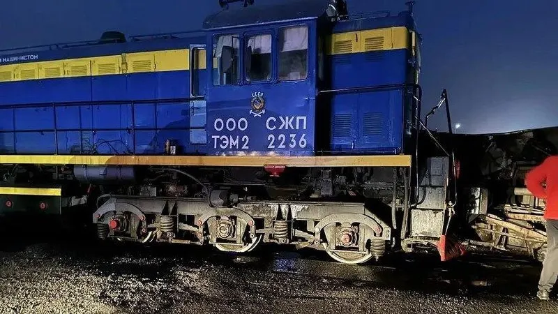 ДТП на железнодорожном переезде произошло вечером 30 сентября. По данным следователей, водитель выехал на переезд перед приближающимся составом.
