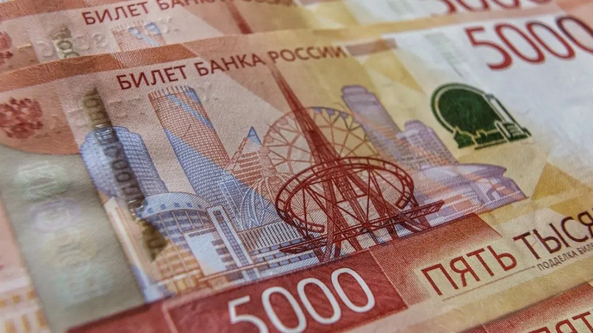 Прогноз на заседании комитета по транспорту: к 2029 году средняя зарплата в регионе вырастет примерно на 8%.