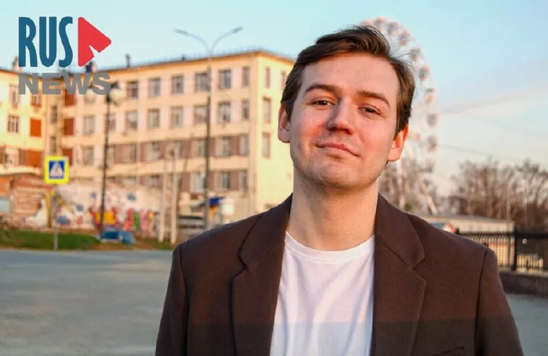 Родителей активиста увезли в отдел полиции незадолго до суда над сыном; они планировали присутствовать на заседании вместе с юристом, но были доставлены в отдел раньше.