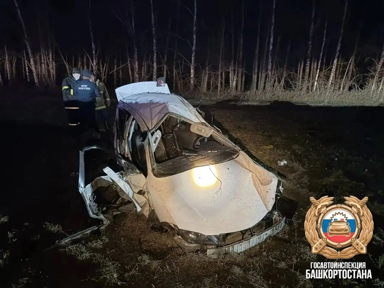 На трассе Самара — Уфа — Челябинск произошла смертельная авария: погиб водитель, в салоне находились четверо детей; всех пассажиров доставили в больницу.
