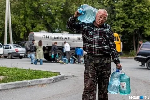 Из‑за замены гидрантов подача холодной воды будет временно прекращена в ряде домов. Ниже перечислены адреса, где отключат ХВС с 09:00 до 17:00.