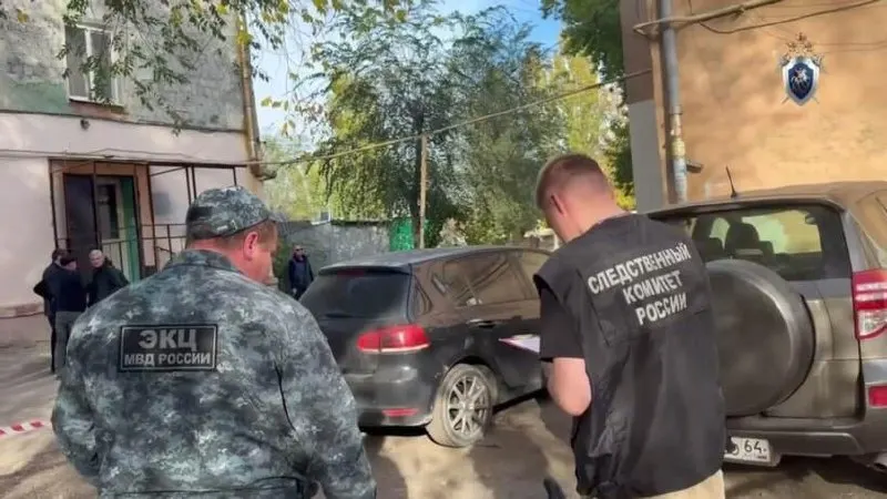 По данным следствия, между двумя мужчинами произошел конфликт; задержанный нанес удары ногами и палкой, после чего потерпевший умер на месте.
