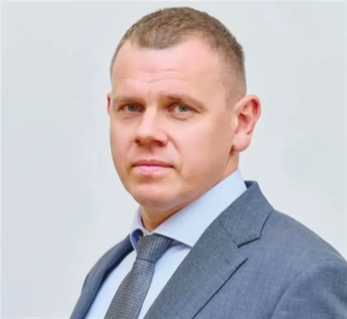 Назначение произошло после отставки прежнего главы района; по делу о коррупции проводится расследование.