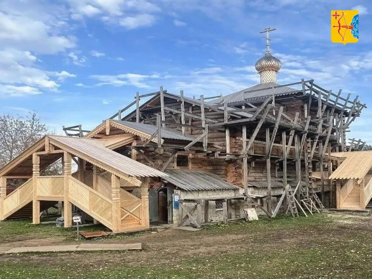 Вятские Поляны начинают реставрацию старейшего деревянного храма с планами завершения работ к концу 2026 года.