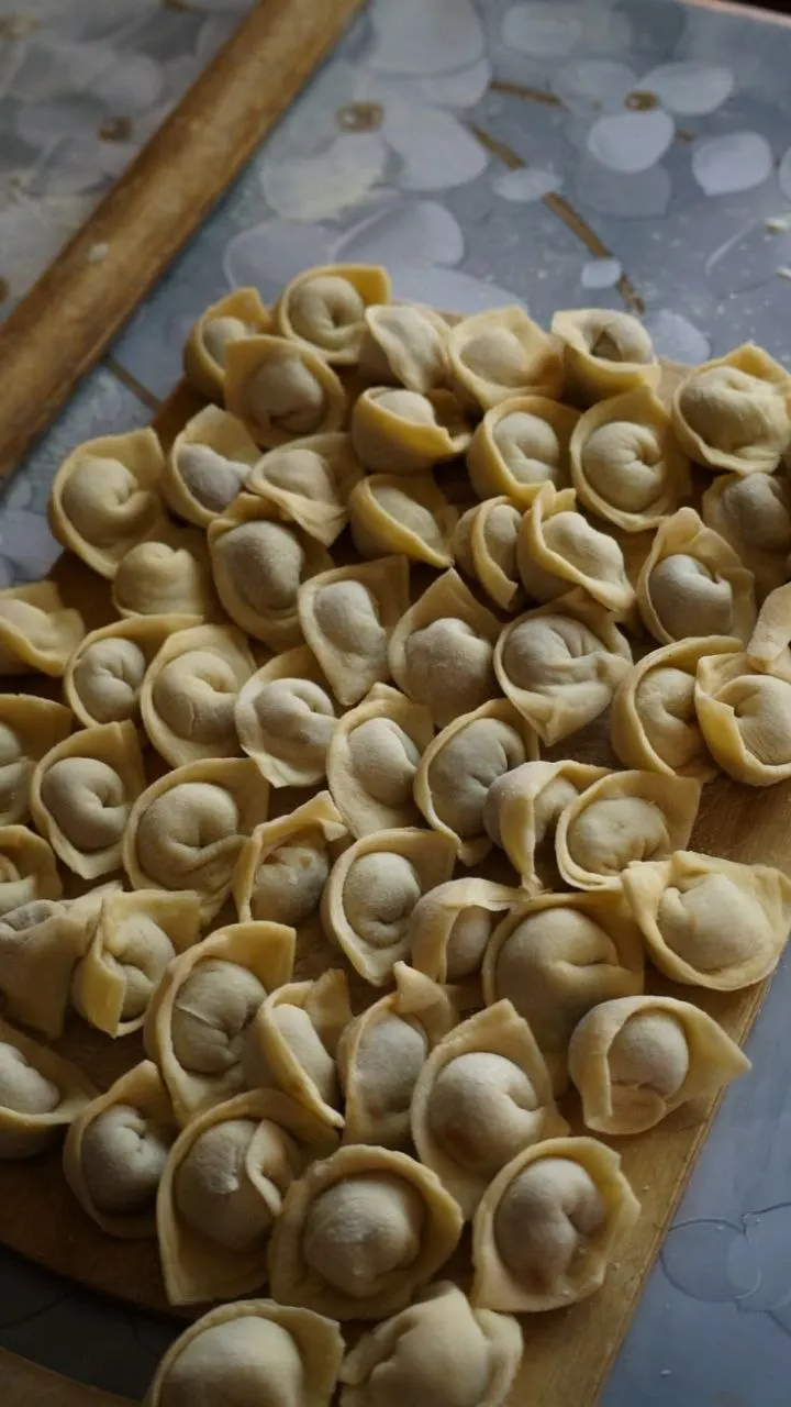 Пять производителей из Самарской и Саратовской областей пытались оформить документы на мясные полуфабрикаты авансом; махинации выявлены при проверке в системе «Меркурий».