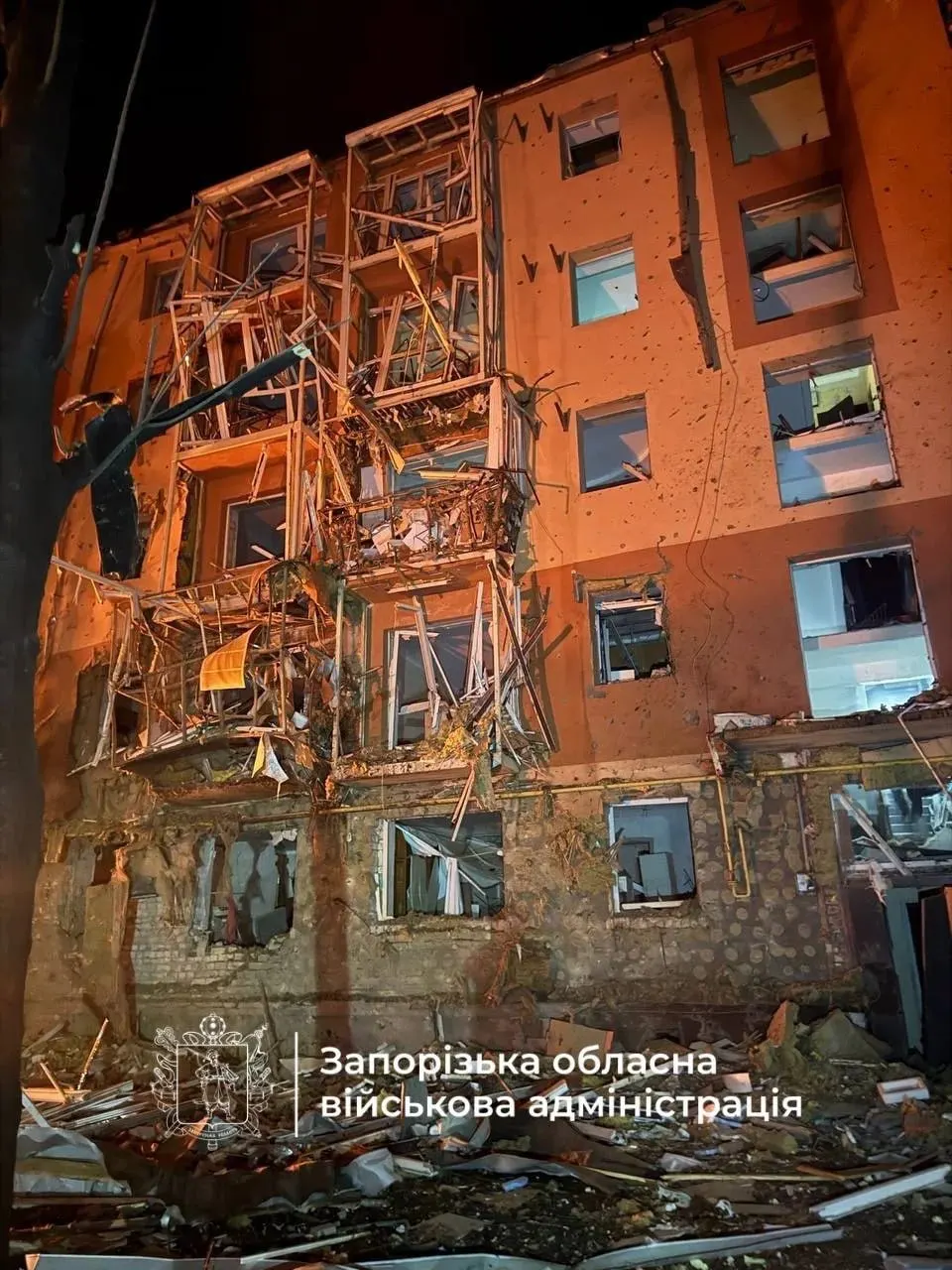 Дроны достигли нескольких регионов, Рязанский НПЗ частично остановил производство, осуждён бывший продюсер телеканалов за призывы к терроризму; обсуждаются санкции США.