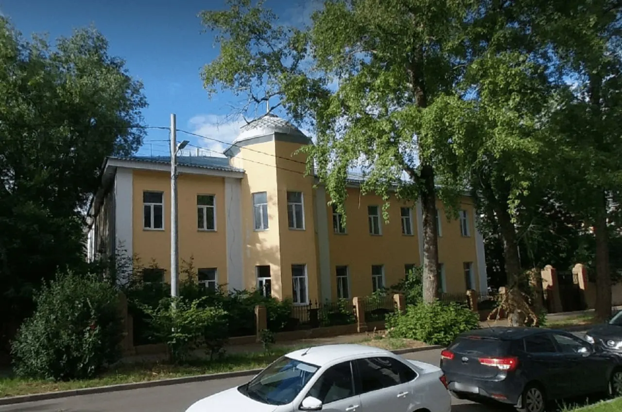 Проект реставрации сохранит историческое наследие и превратит усадьбу в офисный центр; общественные обсуждения документации продлятся до 3 ноября.