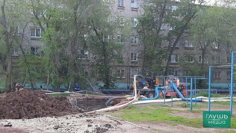 Объявлен тендер на ремонт канализационного коллектора на улице Менделеева в Энгельсе за восемь миллионов рублей; ранее сообщалось о финансировании свыше 600 миллионов на подобные работы.